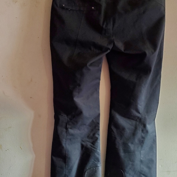 Obermeyer women's pant size 6 short. - Picture 8 of 10